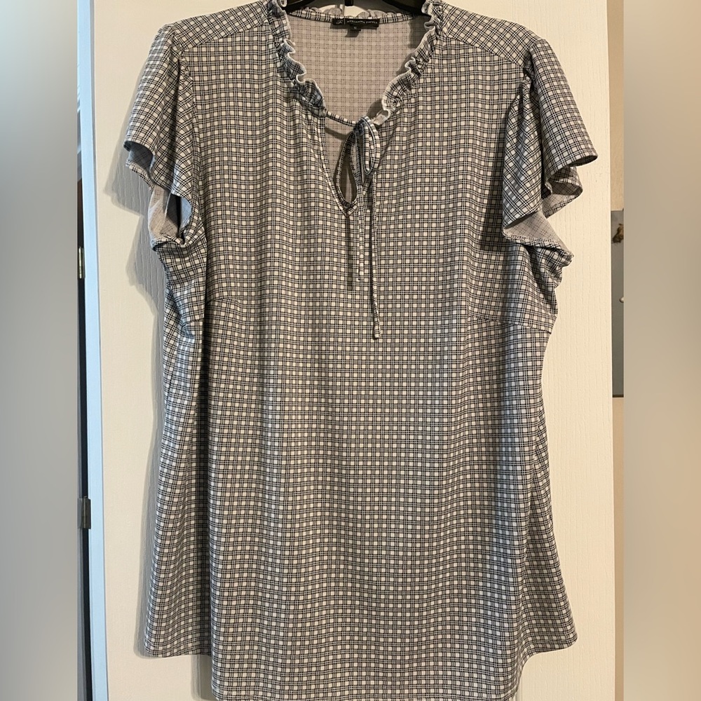 Adrianna Papell Black and White Plaid Short Sleeve Blouse Size 1X